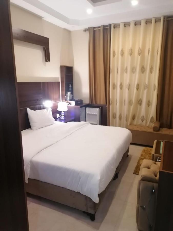 Nice View Hotel فندق الأطلالة الجميلة للعائلات فقط Aqaba Eksteriør billede